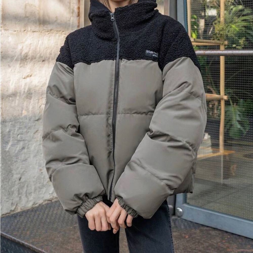 SHEIN - NEW - SIZE MEDIUM - OVERSIZED- PUFFER JACKET